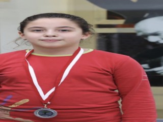 SANKO ÖĞRENCİSİ BEREN KALYONCU SATRANÇTA İL İKİNCİSİ OLDU