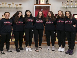 SANKO OKULLARI KIZ BASKETBOL TAKIMI TÜRKİYE YARI FİNALLERİNDE