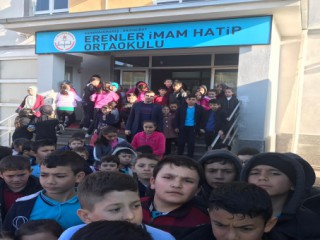 Öğrenciler Kitaplarla Buluşuyor