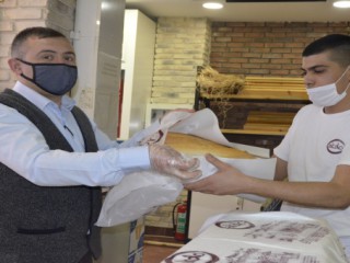 Evlere Ekmek Servisi Akdo'da Devam Ediyor !