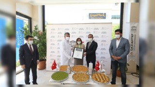 Gaziantep'te Baklavacılarda da Fıstık Gibi Uygulamasına Katıldı