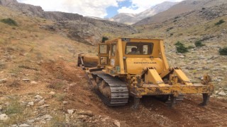 Karadede Yayla Yolunda Çalışma