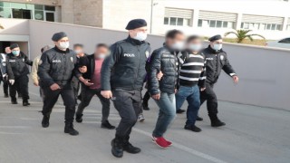 Antalya'da Çeşitli Suçlardan Aranan Otuz iki Kişi Yakalandı