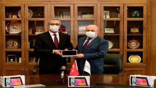 Kahramanmaraş Büyükşehir Belediyesinden Bin Tablet