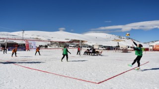 Kahramanmaraş'ta Kar Voleybolu