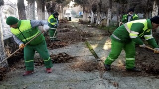 Mezarlıklarda Bakım Ve Temizlik Çalışmaları
