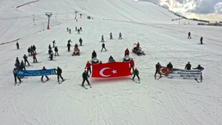 Zirvede Şehitler Anıldı
