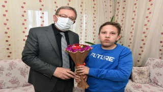 Başkan Aydın'dan Otizmli Çocuklara Ziyaret