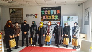 Kütaphanenin Enlerine Ödül