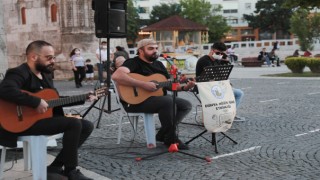 Sivas'ın Beş Noktasında Türküler Yankılandı