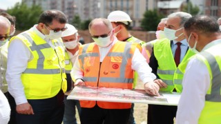 Vali Ayhan Belediye Projelerini Yerinde İnceledi