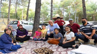 Okay Doğal Yaşam Parkında Vatandaşlarla Buluştu