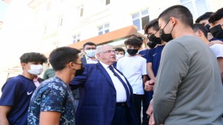 Başkan Mahçiçek Eğitim Yatırımlarında Sınır Tanımıyor