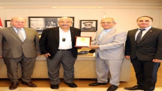 Sanko Onursala Başkanı Abdulkadir Konukoğlu'na Ödül