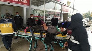Adana'da Otomobile Çarptıktan Sonra Uçuruma Yuvarlanan Aracın Sürücüsü Yaralandı