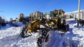Kahramanmaraş Büyükşehir Ulaşımı Açık Tutmaya Çalışıyor