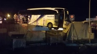 Kahramanmaraş Yolcu Otobüsü Yoldan Çıktı: 2 Yaralı