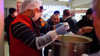Soğuk Günlerde Büyükşehir’den Çorba İkramı