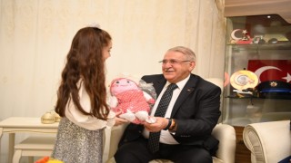 Başkan Mahçiçek’ten ‘Nazlı’ya anlamlı doğum günü sürprizi