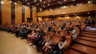 Minikler ‘Uykum Geri Gel’i Çok Beğendi