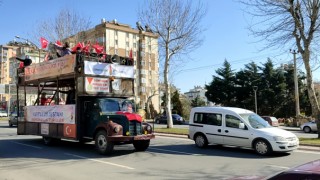 Nostaljik Otobüste Kahramanlık Türküleri