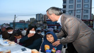 Başkan Güngör Mahalle Sakinleriyle İftar Yaptı