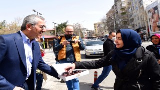Başkan Güngör Trabzon Caddesi’nde Esnafla Buluştu
