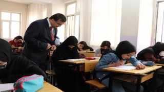 İl Millî Eğitim Müdürü Yusuf Kahraman 8. Sınıfları Ziyaret Etti
