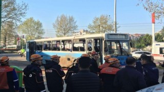 İnfaz koruma memurlarını taşıyan otobüse EYP'li saldırı: 1 kişi hayatını kaybetti, yaralılar var