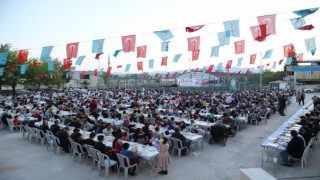 Kahramanmaraş Onikişubat Belediyesi’nden 2 bin kişilik iftar sofrası