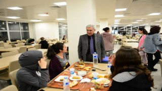 KSÜ Üniversitesi Gençlik ve Spor İl Müdürlüğü Yöneticileri İle Beraber İftar Programı Düzenledi