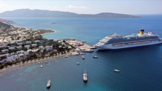 İtalya Bandıralı Kruvaziyer Costa Venezia Bodrum'a Geldi