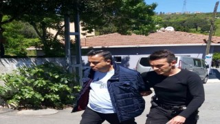 Tartıştığı kardeşini 7 yerinden bıçaklayan ağabey, elindeki kanlı bıçakla yakalandı