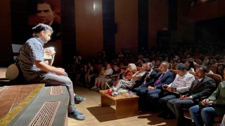 ‘Nefes Almadan’ Tiyatro Gösterisine Yoğun İlgi
