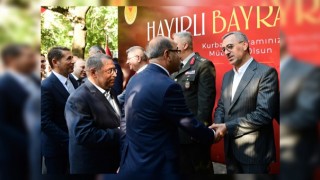Başkan Güngör Protokol Üyeleri ve Vatandaşlarla Bayramlaştı