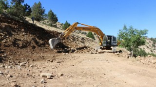 Büyükşehir’den Maksutlu’da Yol Çalışması
