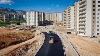 Dulkadiroğlu Belediyesi’nden Yenikent’te Asfalt Çalışması