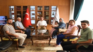 Başkan Güngör, Şehit Barış Göl’ün Ailesini Makamında Ağırladı