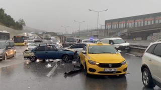 İstanbul'da Kuvvetli Yağış Yaşamı Olumsuz Etkiledi