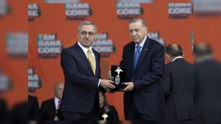 Cumhurbaşkanı Erdoğan’dan Başkan Güngör’e Ödül