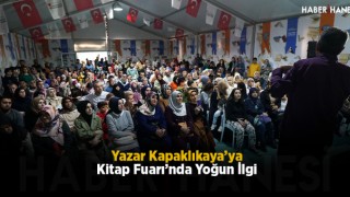 Yazar Kapaklıkaya’ya Kitap Fuarı’nda Yoğun İlgi