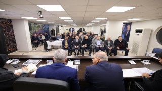 Başkan Mahçiçek, Ak Parti Teşkilatına 8 Yıllık Yatırım Ve Projeler İle Hedefleri Anlattı