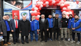 Kahramanmaraş’ta Geçici Giyim Mağazası Açıldı