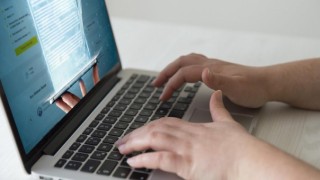 Avukat Kazmaz, Resmi İlan Geliri Alamayacak İnternet Sitelerini Açıkladı