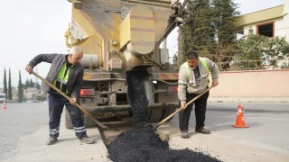 Büyükşehir Depremde Hasar Gören Yolları Onarıyor