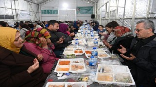 Başkan Güngör, İftarda Gönül Sofralarına Misafir Oldu