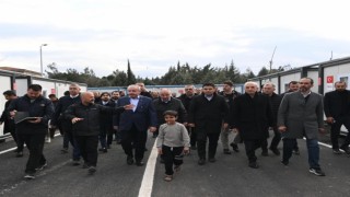 Başkan Güngör, TBMM Başkanı Şentop ile Geçici Barınma Merkezlerini Ziyaret Etti