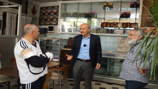 BAŞKAN OKAY, UZUNOLUK CADDESİ ESNAFIYLA BİR ARAYA GELDİ