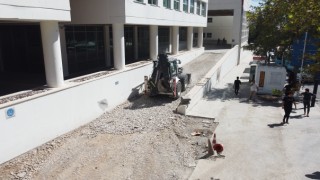 Büyükşehir, Azerbaycan Bulvarı’nda Yürüyüş Yollarını Yeniliyor