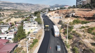 Büyükşehir, Büğlek Caddesi'nde Asfalt Çalışmalarını Sürdürüyor